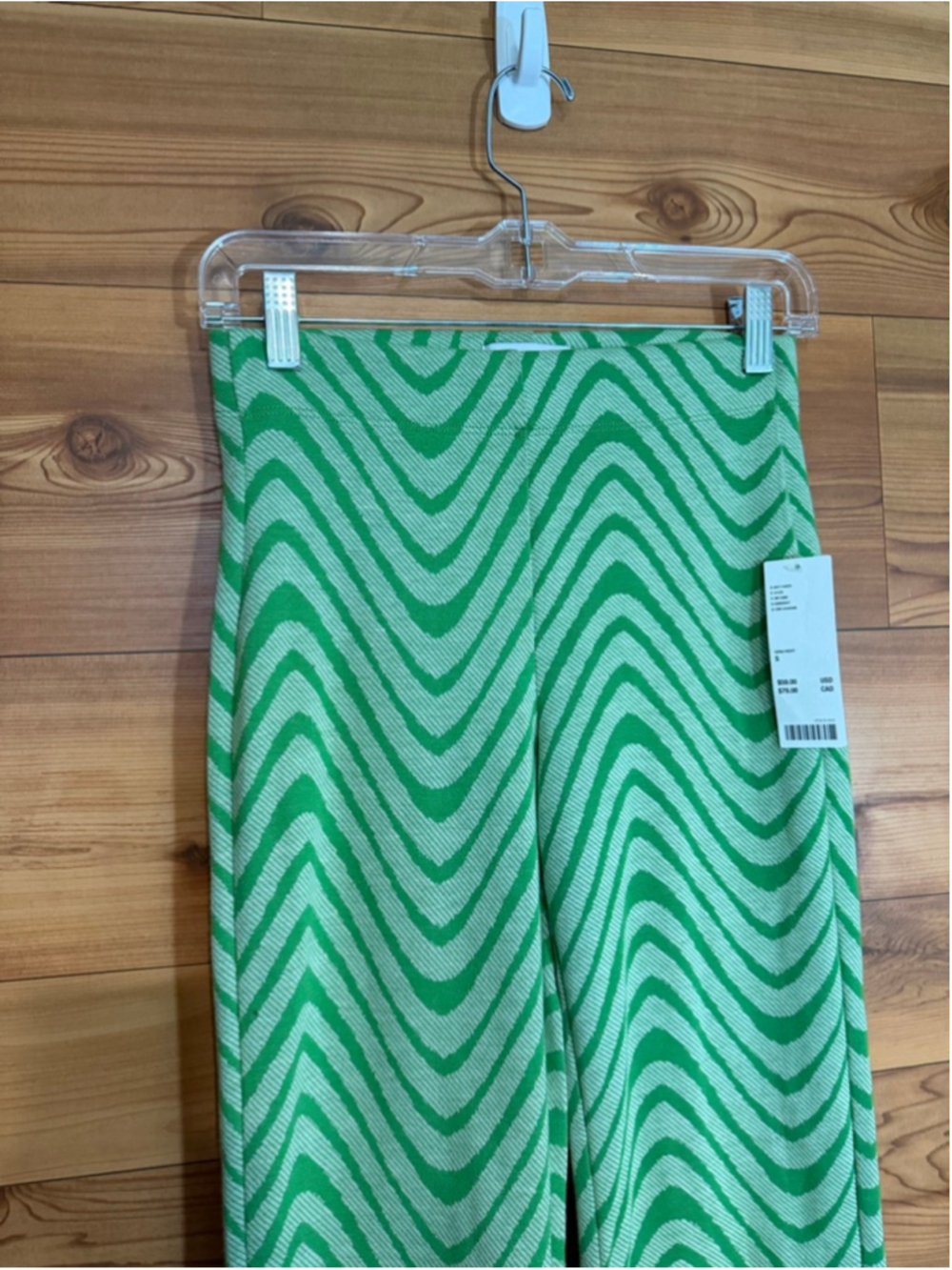 Urban Outfitters High waisted flared green groovy 70s
pants women’s size small - Picture 3 of 12